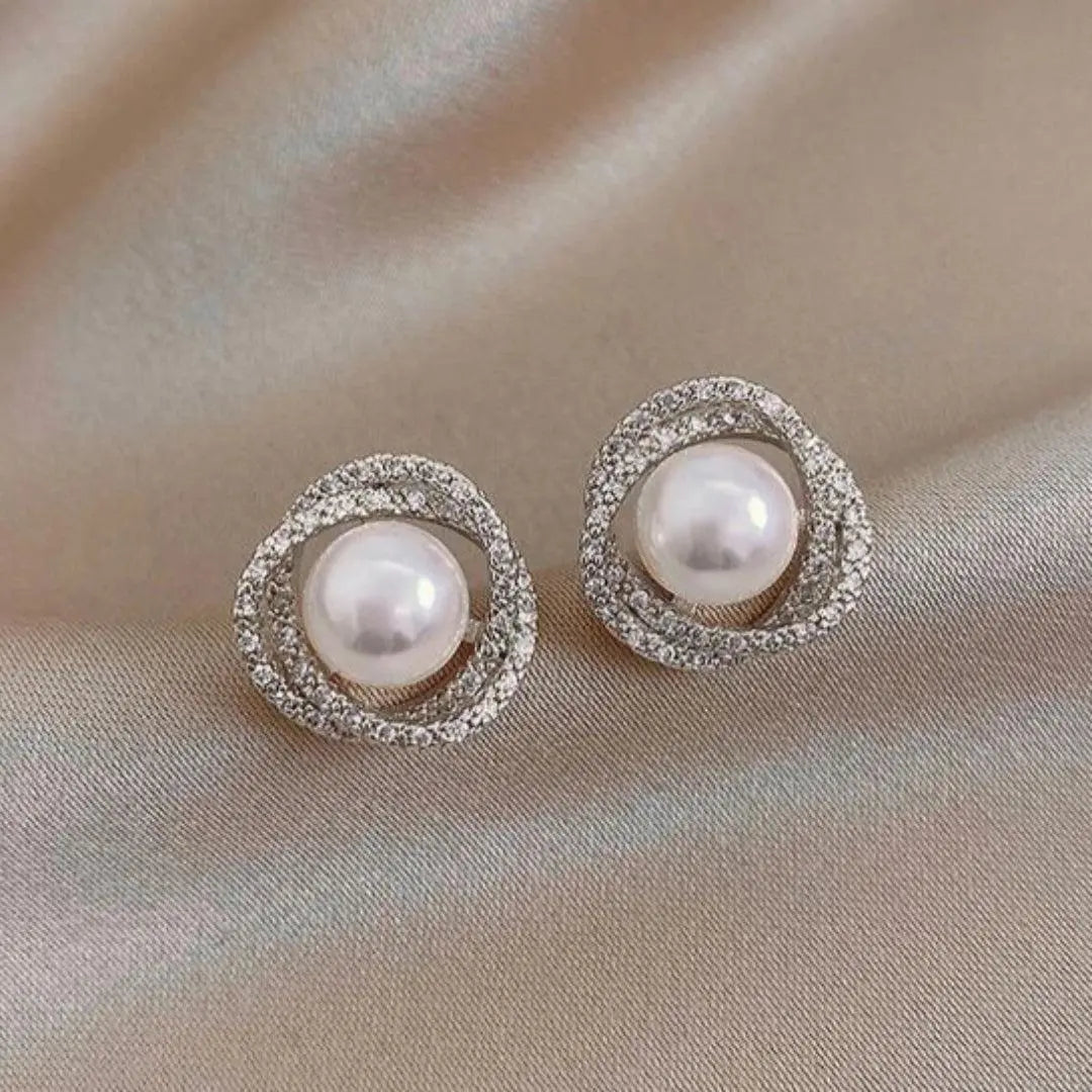 Třpytivé spirálové náušnice s elegantními perlami | Zlato